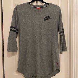 Nike campus style tee